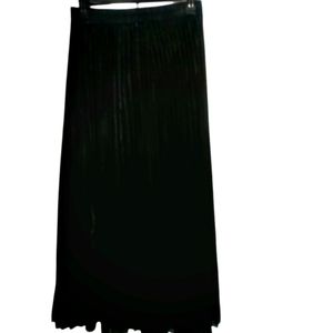 Fashion to fit pleater maxi skirt